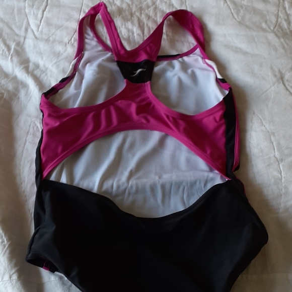 Girls swimsuit - Picture 2 of 2